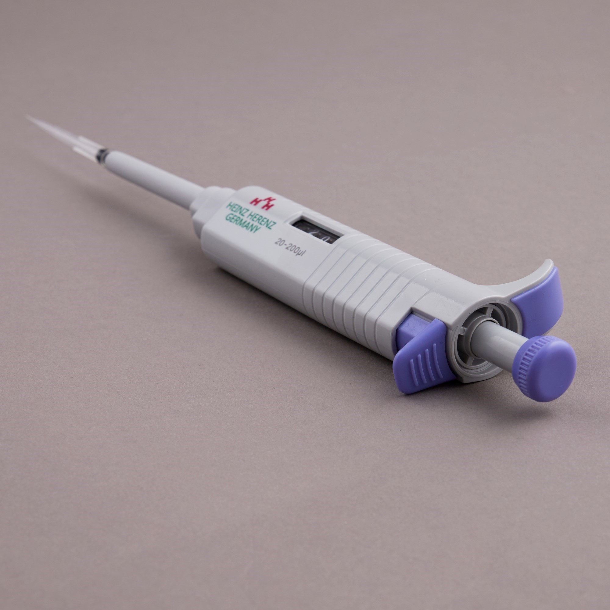 Single pipette 5 - 50 µl variable vol. autoklaverbar