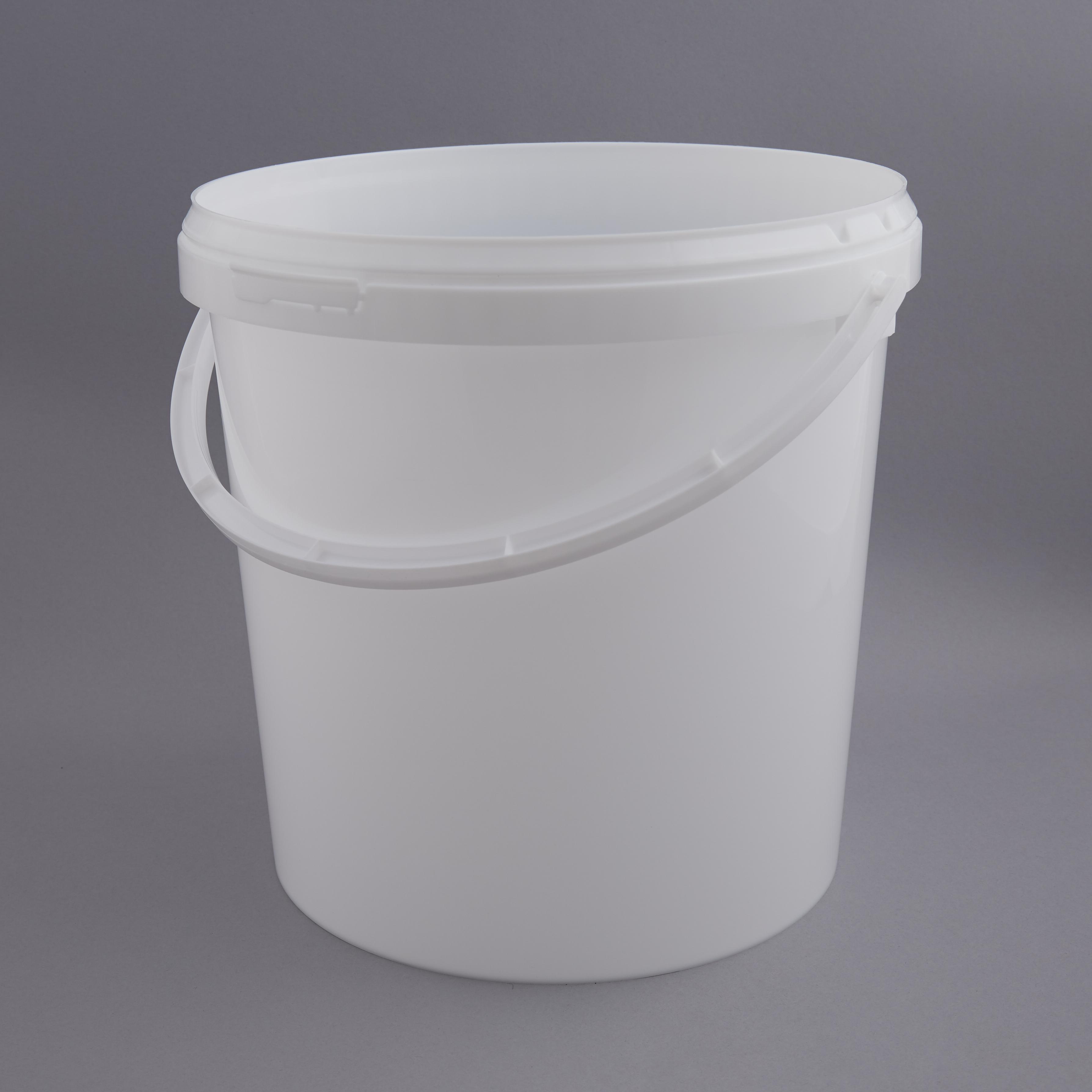 Plastspand 10.6  liter  hvid PP  med hank  u/låg ø 265/226 mm h:...